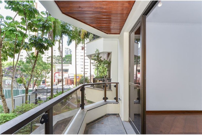 Apartamento em Moema com 128m² Afonso Braz São Paulo - 