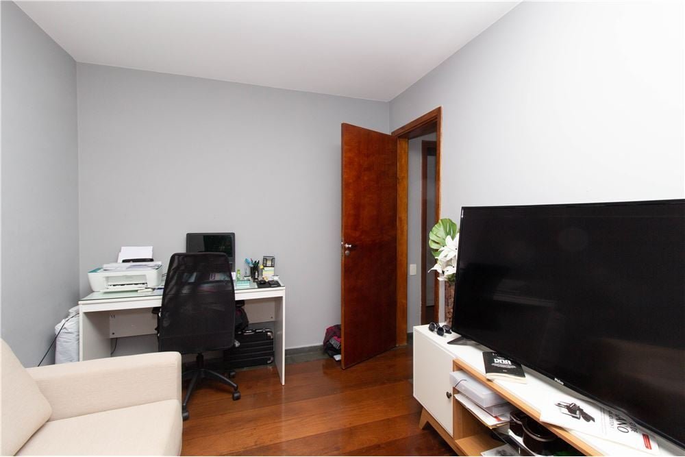 Apartamento à venda com 3 quartos, 143m² - Foto 13