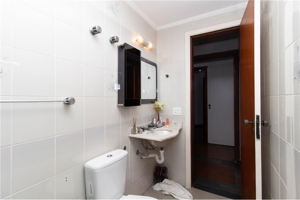 Apartamento à venda com 3 quartos, 143m² - Foto 5