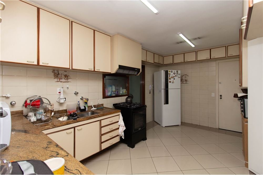 Apartamento à venda com 3 quartos, 143m² - Foto 7