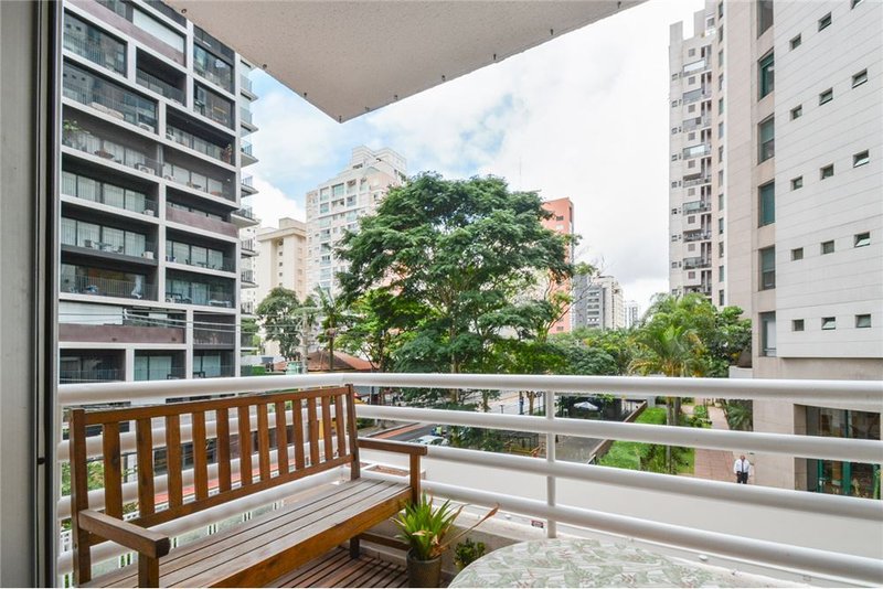 Apartamento em Moema com 2 suítes 70m² dos Jurupis São Paulo - 