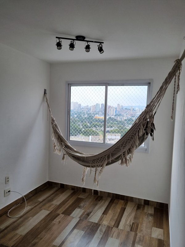 ALUGA-SE APT, 32M&sup2; - JANELA ANTI RU&Iacute;DO &ndash; R$1.750,00 Rua Torres da Barra São Paulo - 
