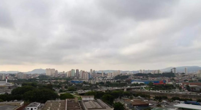 ALUGA-SE APT, 32M&sup2; - JANELA ANTI RU&Iacute;DO &ndash; R$1.750,00 Rua Torres da Barra São Paulo - 