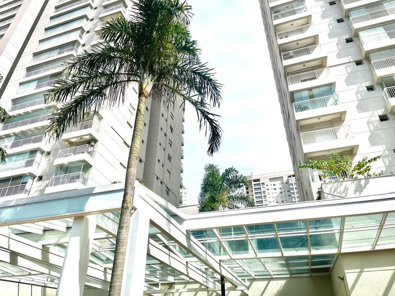Apartamento no Condomínio Nova América com 160m² Avenida Mário Lopes Leão São Paulo - 