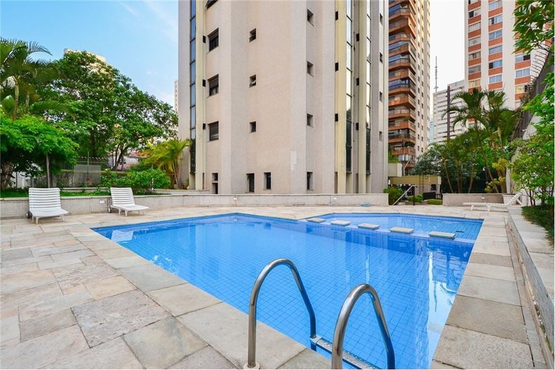 Apartamento na Aclimação com 4 dormes sendo 2 suítes 185m² Castro Alves São Paulo - 