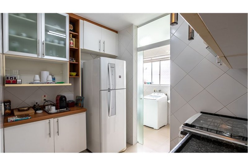 Apartamento em Moema com 3 dormitórios 89m² Av: Rouxinol São Paulo - 