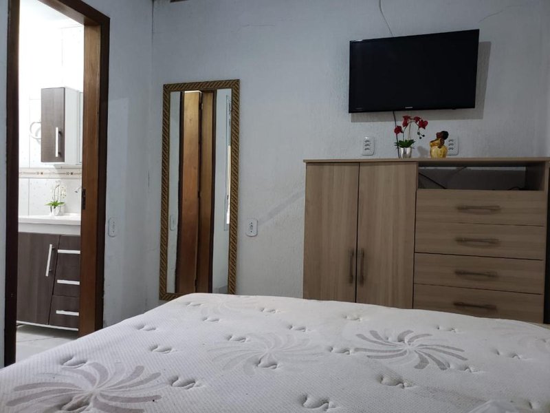 Casa com 3 quartos, 1 suíte, 2 banheiros, 3 vagas, com PISCINA e churrasqueira Av. Paraguassu Capão da Canoa - 