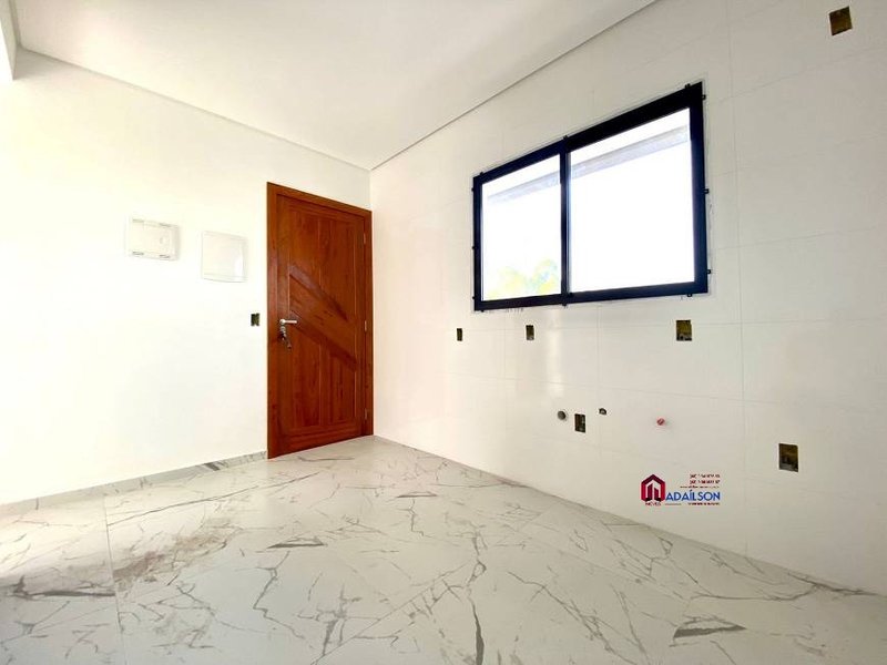 Sobrado em São Jose SC com 3 Quartos e 3 banheiros à Venda, 91 m² por R$ 390.000 CEF Rua José Elias Laurindo São José - 