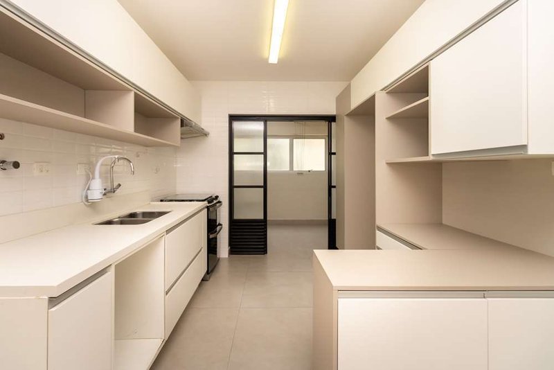 Apartamento no Itaim Bibi com 3 dormitórios 209m² Tabapuã São Paulo - 
