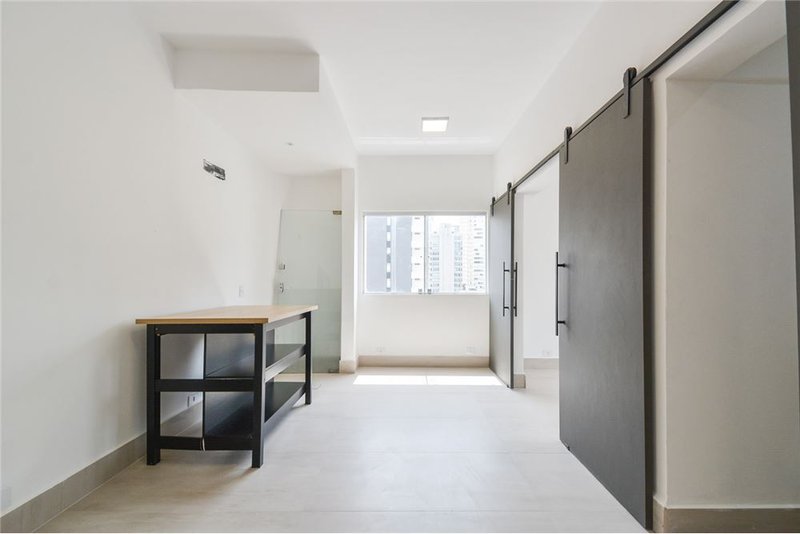 Apartamento no Itaim Bibi com 2 dormitórios 75m² João Cachoeira São Paulo - 