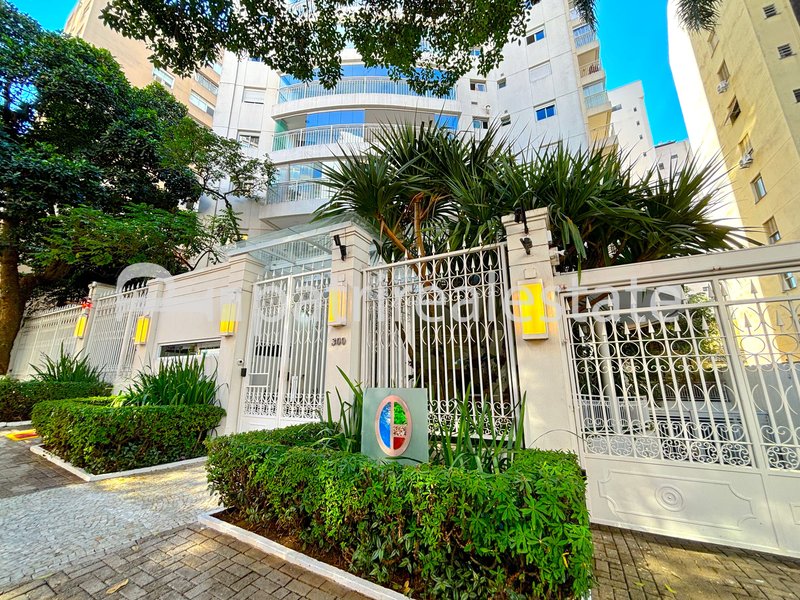Apartamento 140 m² com 4 Quartos 3 banheiros 2 vagas Semi-mobiliado Consolação/Jardins SP Rua Matias Aires São Paulo - 