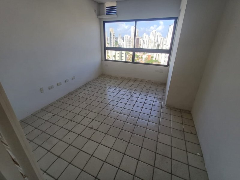 226 m². 4 quartos (sendo 3 suítes). 3 vagas de garagem. andar alto. Nascente Rua Marquês de Tamandaré Recife - 