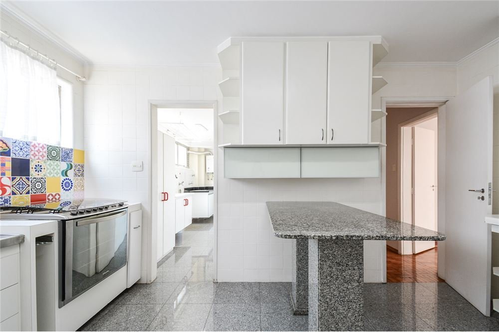 Apartamento à venda com 3 quartos, 158m² - Foto 3