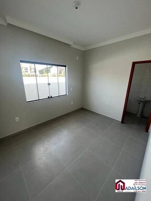 Casa em Forquilhas com 2 quartos sendo 1 suíte, 2 banheiros e 1 vaga de garagem CEF  São José - 