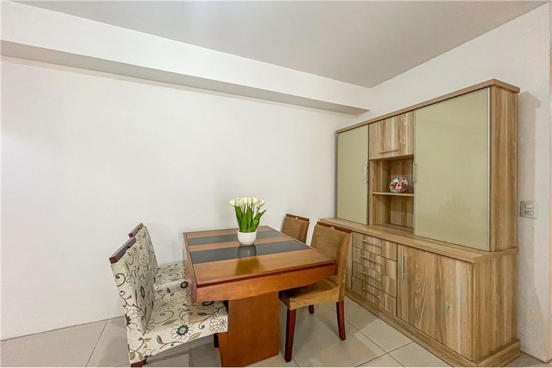 Apartamento á 4 min do Lindóia Tênis Clube Mauro Guedes de Oliveira Porto Alegre - 