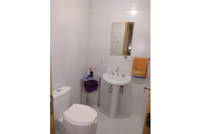 Apartamento á 4 min do Lindóia Tênis Clube Mauro Guedes de Oliveira Porto Alegre - 