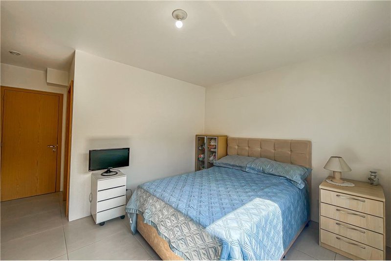 Apartamento á 4 min do Lindóia Tênis Clube Mauro Guedes de Oliveira Porto Alegre - 