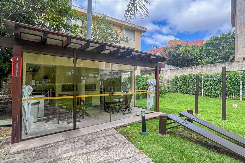 Apartamento á 4 min do Lindóia Tênis Clube Mauro Guedes de Oliveira Porto Alegre - 