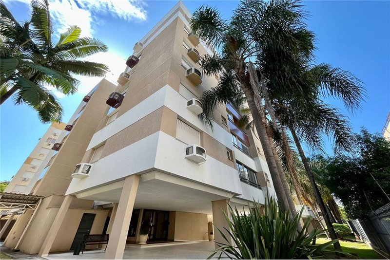 Apartamento com 3 dormitórios á 250m da Rua Anita Garibaldi Afonso Taunay Porto Alegre - 