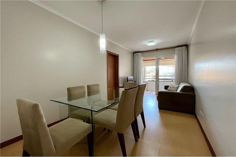 Apartamento com 3 dormitórios á 250m da Rua Anita Garibaldi Afonso Taunay Porto Alegre - 