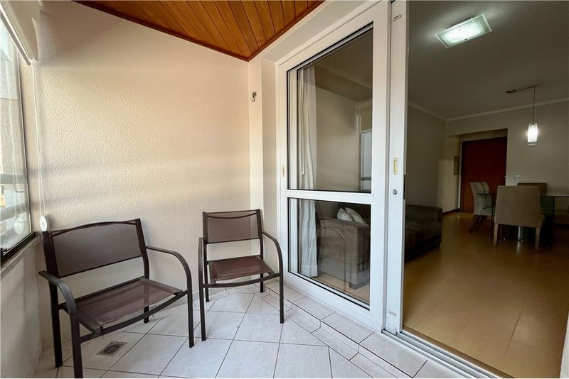 Apartamento com 3 dormitórios á 250m da Rua Anita Garibaldi Afonso Taunay Porto Alegre - 