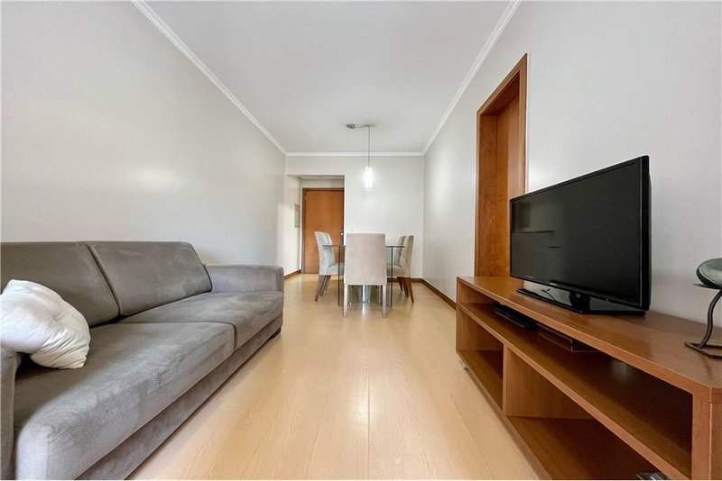 Apartamento com 3 dormitórios á 250m da Rua Anita Garibaldi Afonso Taunay Porto Alegre - 