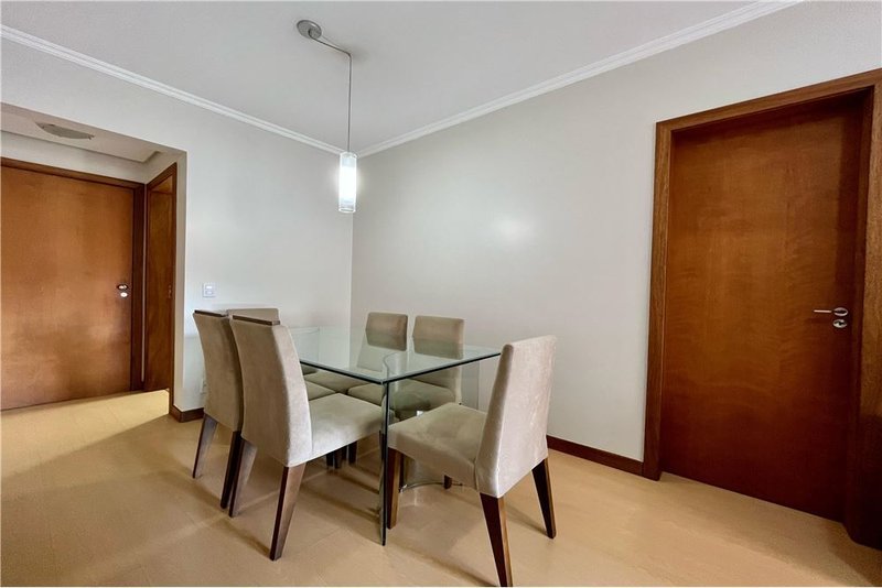 Apartamento com 3 dormitórios á 250m da Rua Anita Garibaldi Afonso Taunay Porto Alegre - 