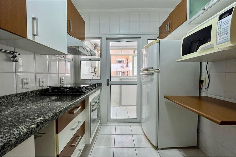 Apartamento com 3 dormitórios á 250m da Rua Anita Garibaldi Afonso Taunay Porto Alegre - 