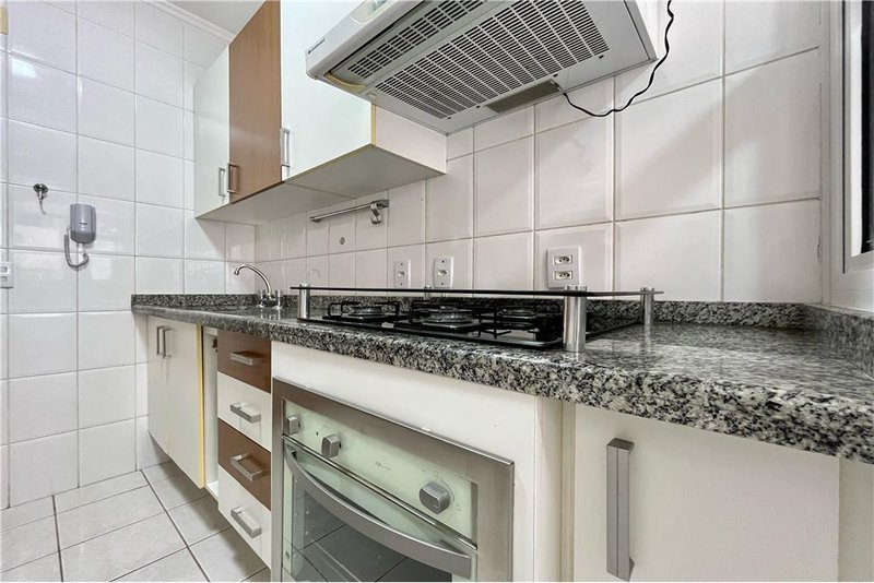 Apartamento com 3 dormitórios á 250m da Rua Anita Garibaldi Afonso Taunay Porto Alegre - 