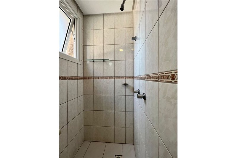 Apartamento com 3 dormitórios á 250m da Rua Anita Garibaldi Afonso Taunay Porto Alegre - 