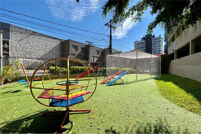 Apartamento com 3 dormitórios á 250m da Rua Anita Garibaldi Afonso Taunay Porto Alegre - 