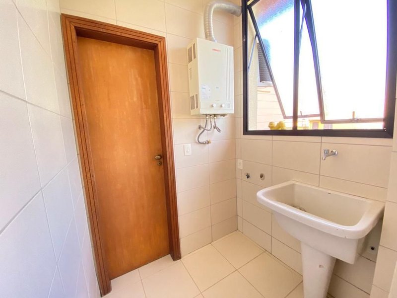 Cobertura com 3 dormitórios - Venda por R$ 630.000 -  Sans Souci  Nova Friburgo - 