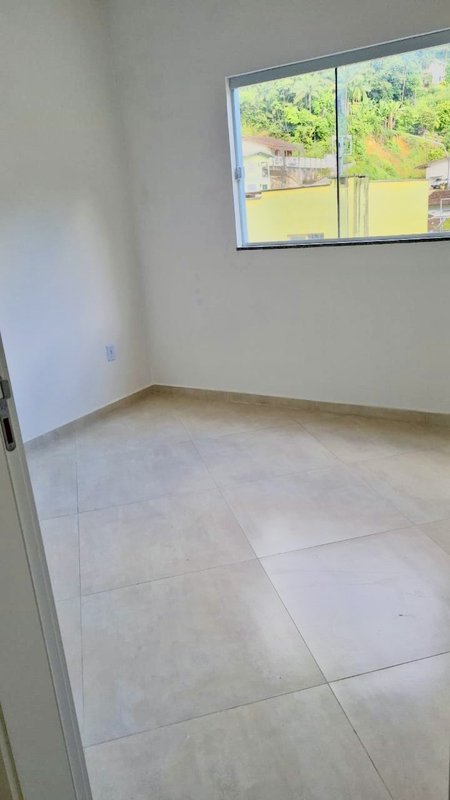 APARTAMENTO COM 1 SUÍTE MAIS 1 DORMITÓRIO NO BAIRRO AZAMBUJA - Brusque - 