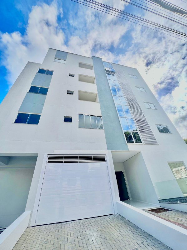 APARTAMENTO COM 1 SUÍTE MAIS 1 DORMITÓRIO NO BAIRRO AZAMBUJA - Brusque - 