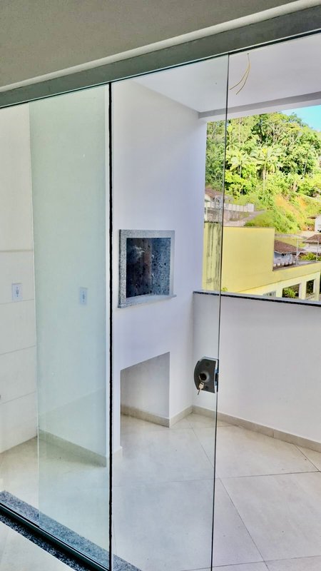 APARTAMENTO COM 1 SUÍTE MAIS 1 DORMITÓRIO NO BAIRRO AZAMBUJA - Brusque - 