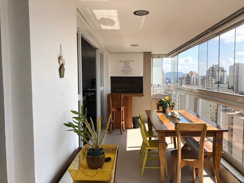 Apartamento com varanda gourmet, 3 suítes, 4 vagas na Pompéia Rua Coronel Melo de Oliveira São Paulo - 