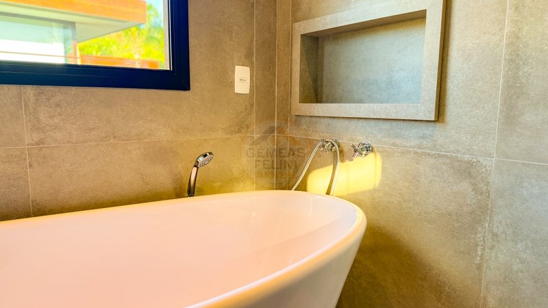 CASA PÉ NA AREIA NA PRAIA DA BALEIA TOWN HOUSE - À VENDA  São Sebastião - 