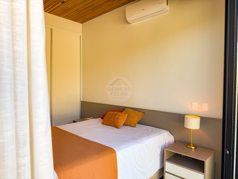 CASA PÉ NA AREIA NA PRAIA DA BALEIA TOWN HOUSE - À VENDA  São Sebastião - 