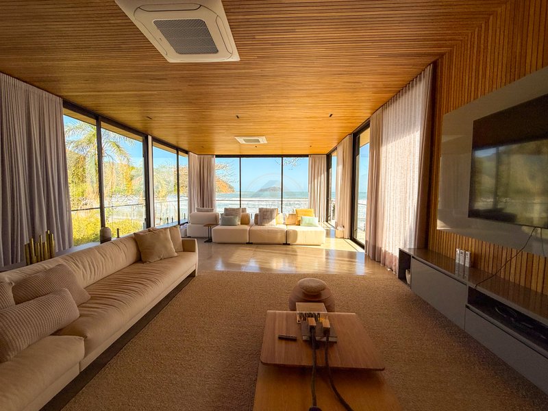 CASA PÉ NA AREIA NA PRAIA DA BALEIA TOWN HOUSE - À VENDA  São Sebastião - 