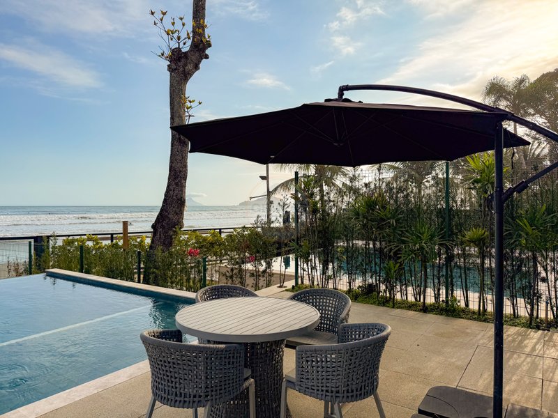 CASA PÉ NA AREIA NA PRAIA DA BALEIA TOWN HOUSE - À VENDA  São Sebastião - 