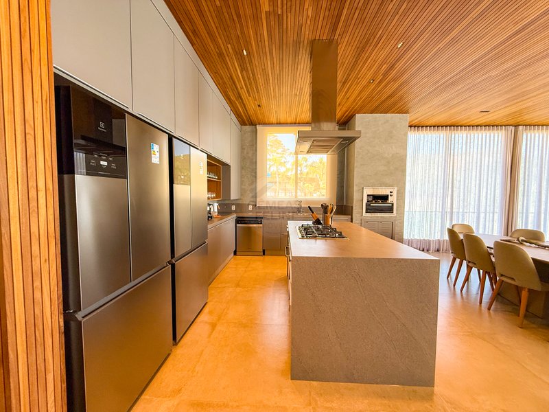 CASA PÉ NA AREIA NA PRAIA DA BALEIA TOWN HOUSE - À VENDA  São Sebastião - 