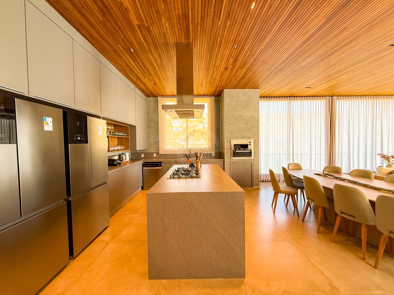 CASA PÉ NA AREIA NA PRAIA DA BALEIA TOWN HOUSE - À VENDA  São Sebastião - 