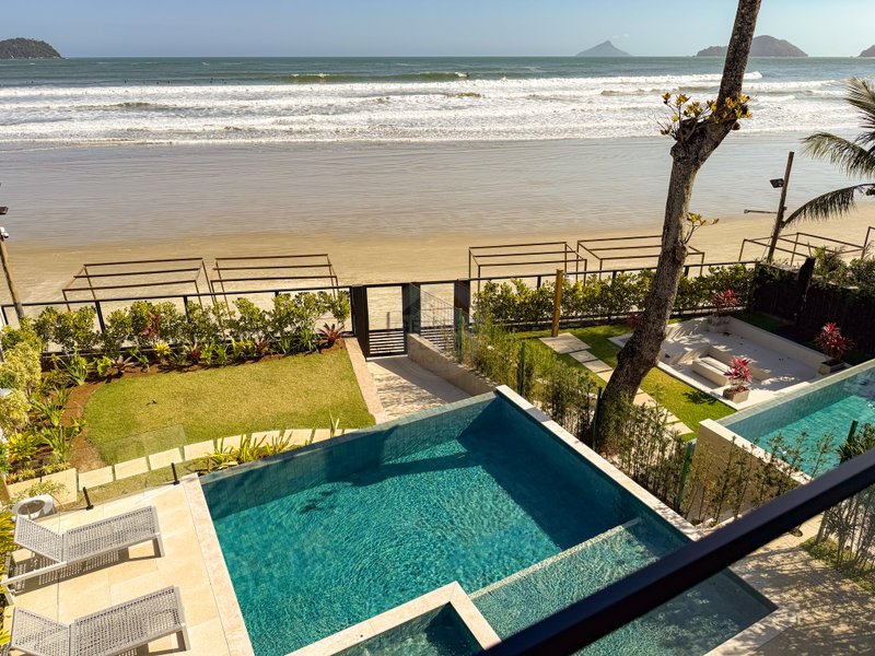 CASA PÉ NA AREIA NA PRAIA DA BALEIA TOWN HOUSE - À VENDA  São Sebastião - 