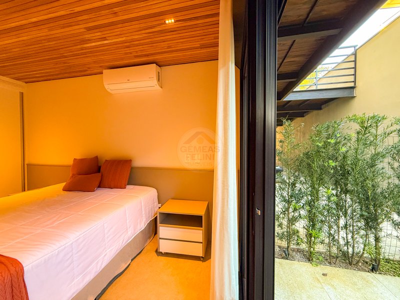 CASA PÉ NA AREIA NA PRAIA DA BALEIA TOWN HOUSE - À VENDA  São Sebastião - 