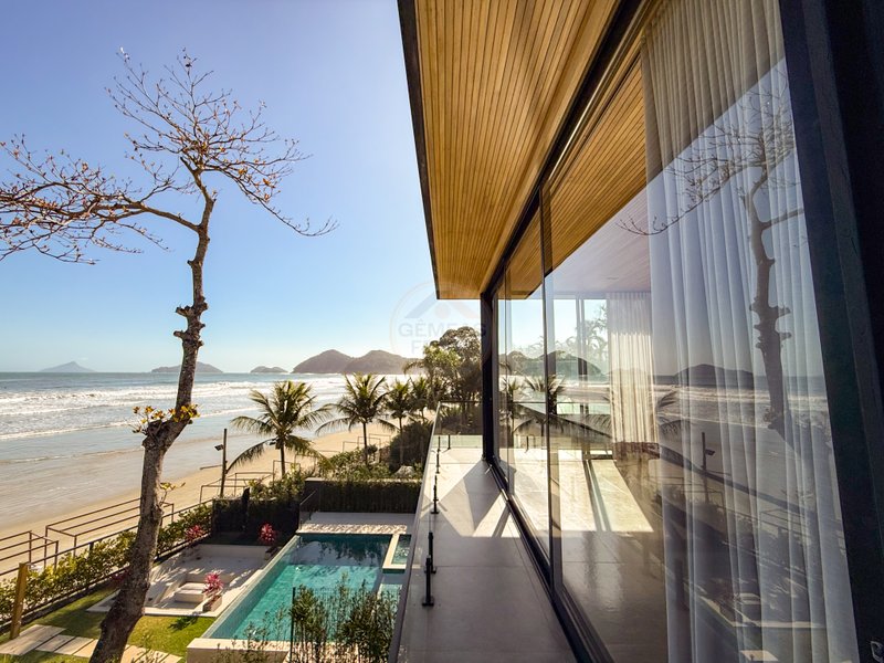 CASA PÉ NA AREIA NA PRAIA DA BALEIA TOWN HOUSE - À VENDA  São Sebastião - 