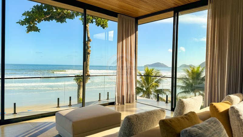 CASA PÉ NA AREIA NA PRAIA DA BALEIA TOWN HOUSE - À VENDA  São Sebastião - 