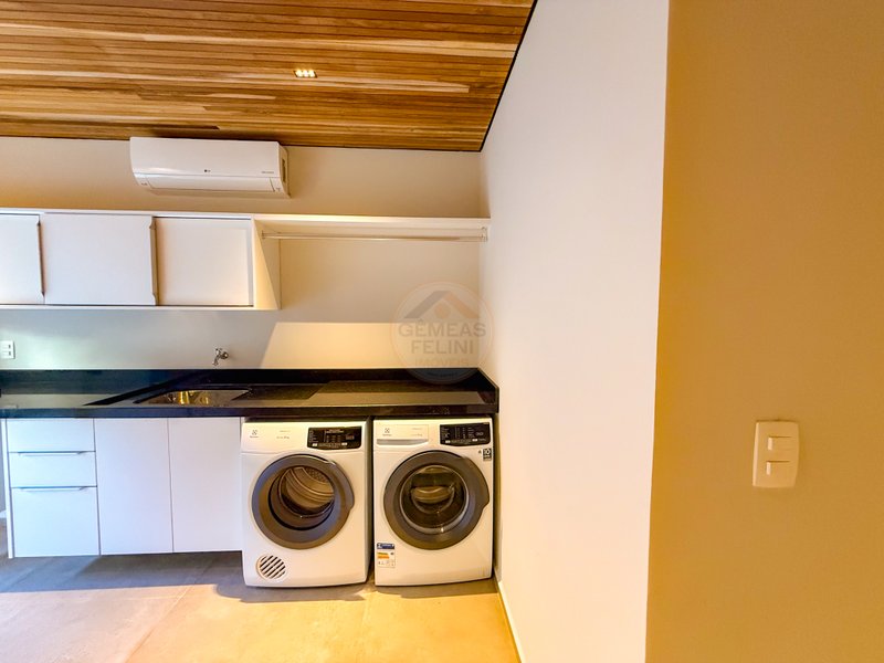 CASA PÉ NA AREIA NA PRAIA DA BALEIA TOWN HOUSE - À VENDA  São Sebastião - 