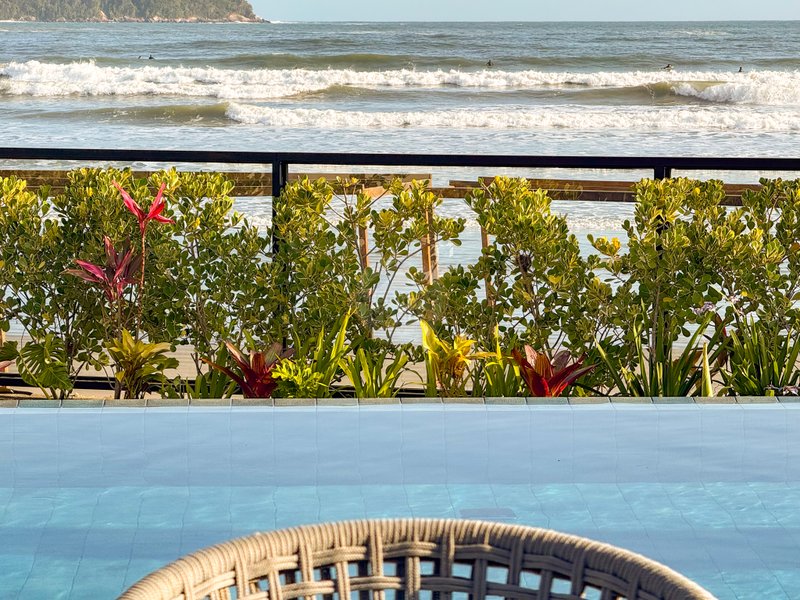 CASA PÉ NA AREIA NA PRAIA DA BALEIA TOWN HOUSE - À VENDA  São Sebastião - 