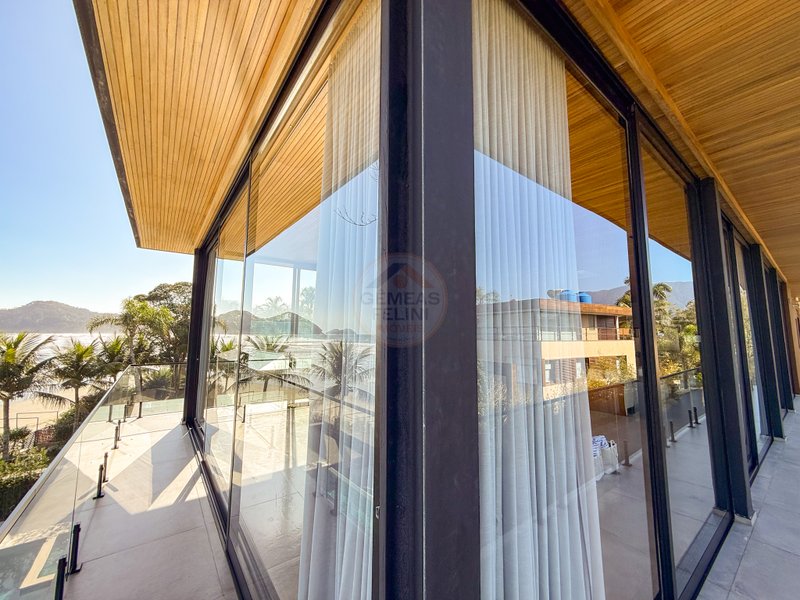 CASA PÉ NA AREIA NA PRAIA DA BALEIA TOWN HOUSE - À VENDA  São Sebastião - 