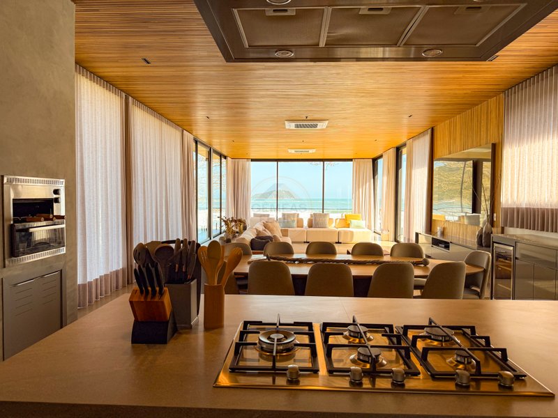 CASA PÉ NA AREIA NA PRAIA DA BALEIA TOWN HOUSE - À VENDA  São Sebastião - 